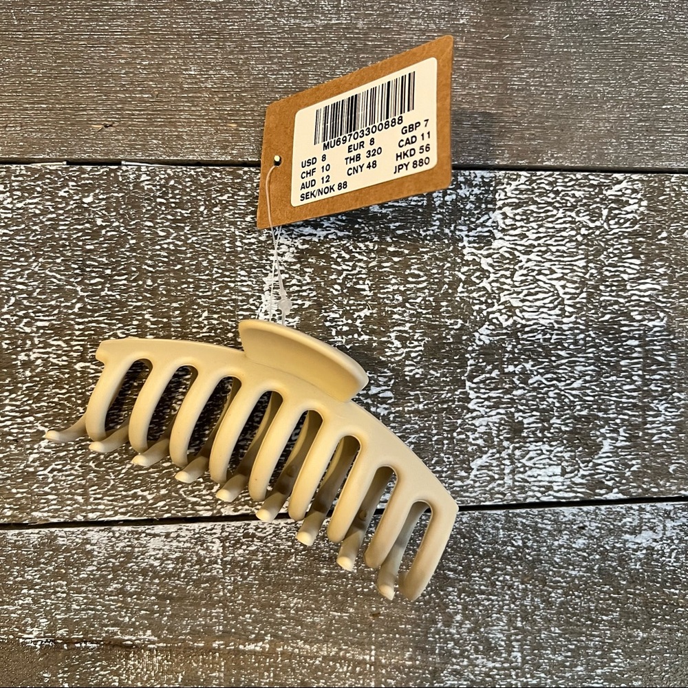 Brandy Melville ivory matte hair clip